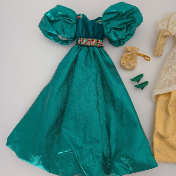 Barbie Holiday Collection Green & Gold Party Dresses (Set of 2 Doll Outfits) - Picture 2 of 9